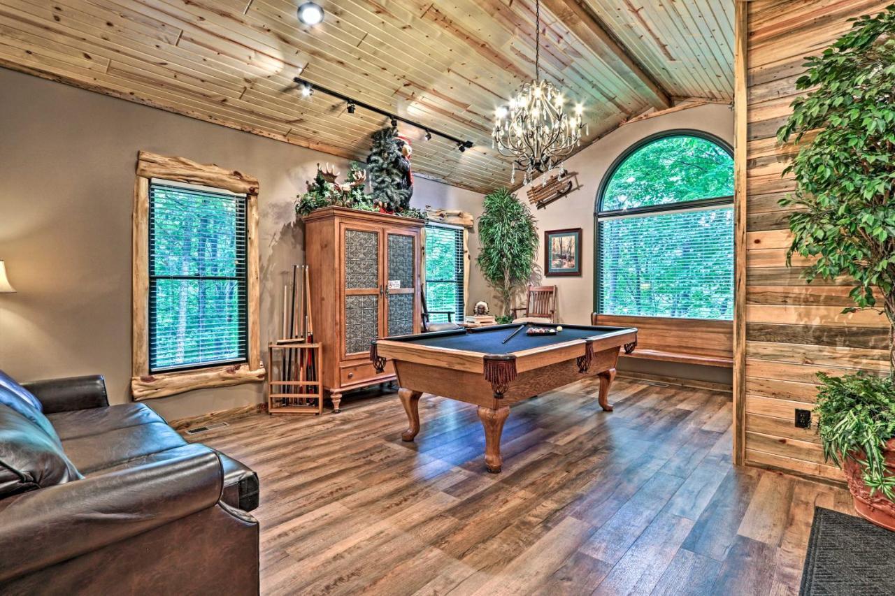 Eclectic Cabin With Hot Tub 1 Mi To Ober Гатлинбург Экстерьер фото