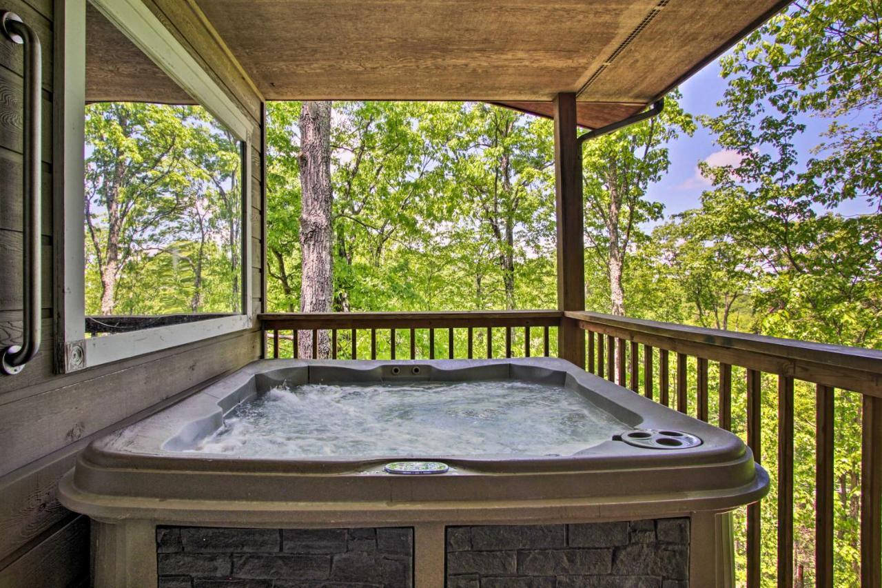Eclectic Cabin With Hot Tub 1 Mi To Ober Гатлинбург Экстерьер фото